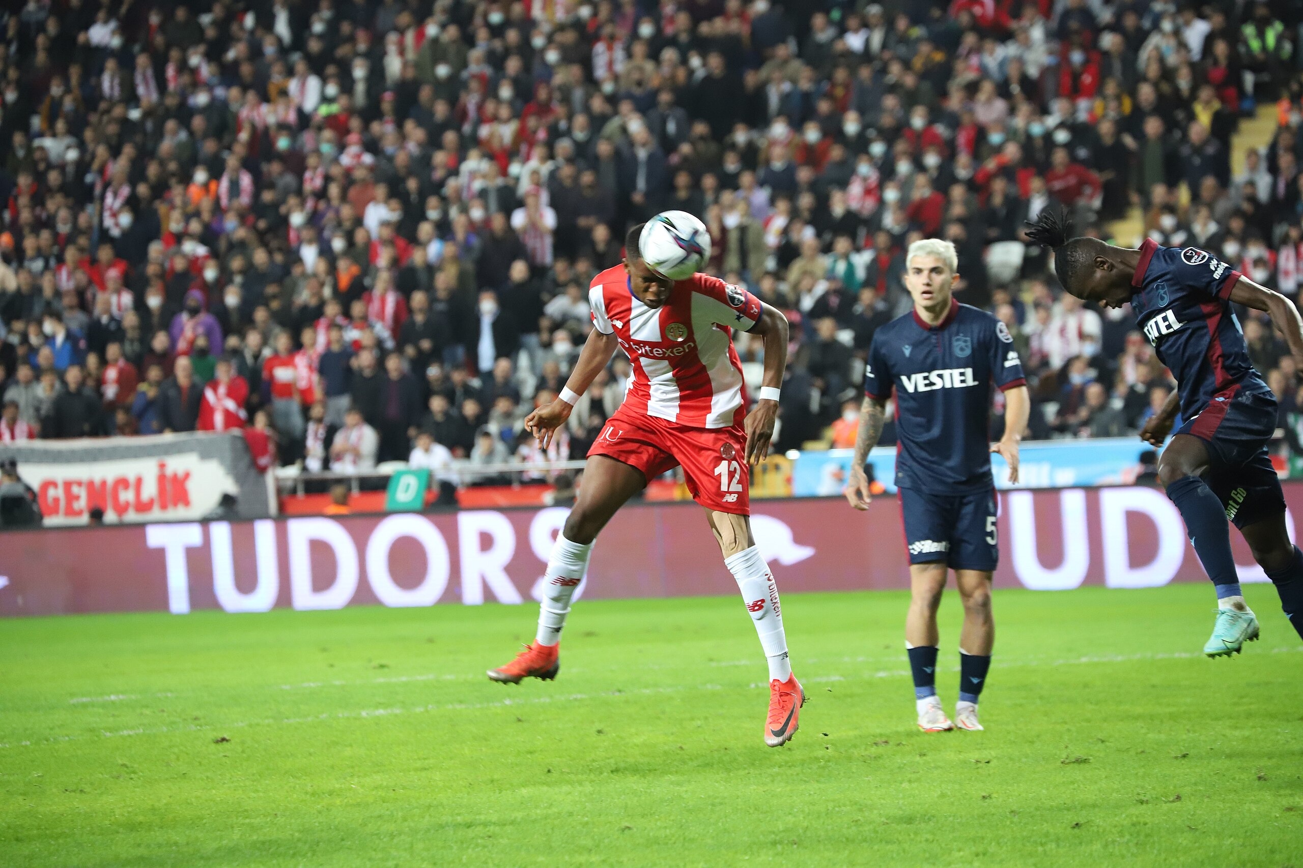 nhan-dinh-soi-keo-antalyaspor-vs-trabzonspor-luc-00h00-ngay-31-1-2026-1